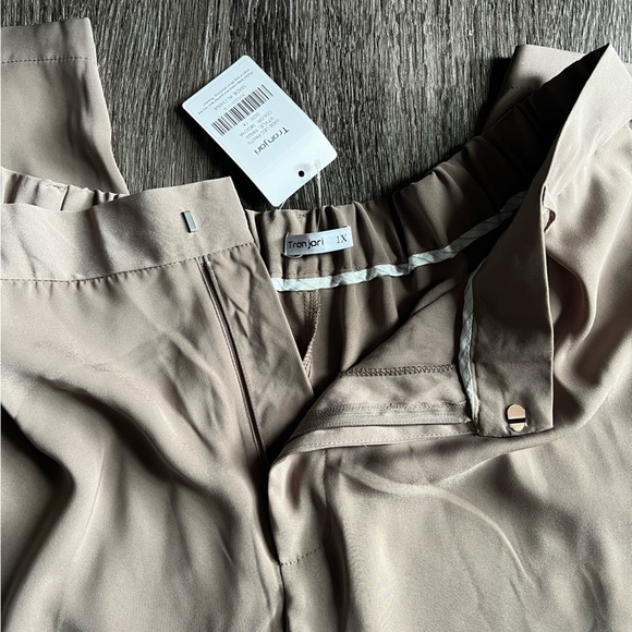 Wide Leg Flowy Trouser Pant - Picture 3 of 4